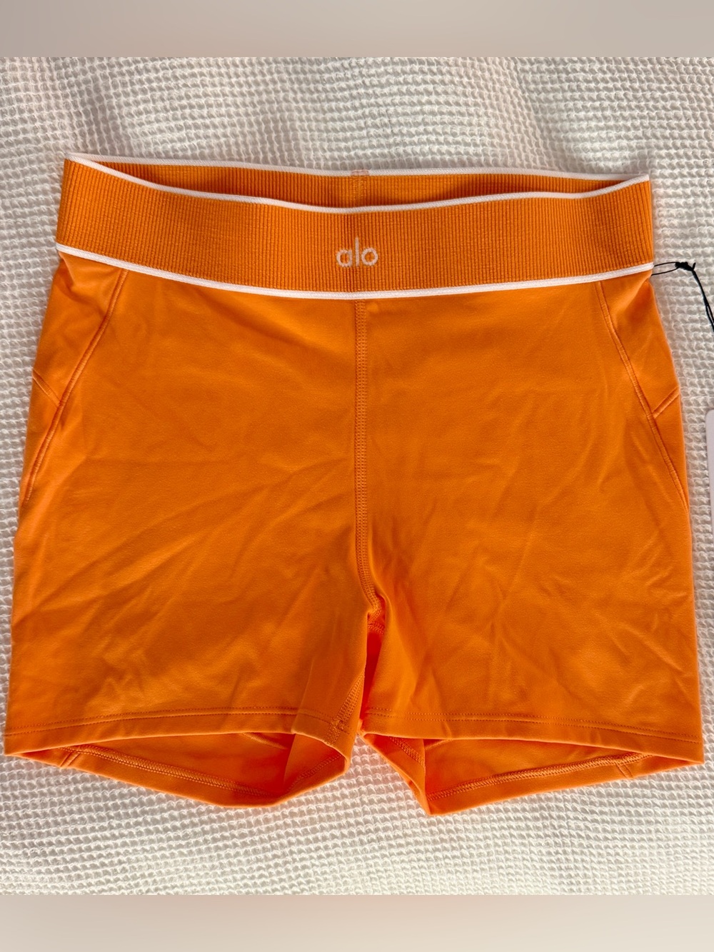 NWT ALO Softsculpt Amp It Up 3" High-Waist Shorts - Satsuma Breeze - Size S - Picture 5 of 9